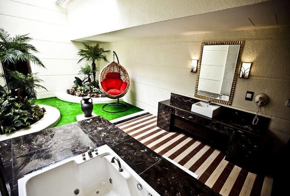 Discovery - Nangang motel Taipei